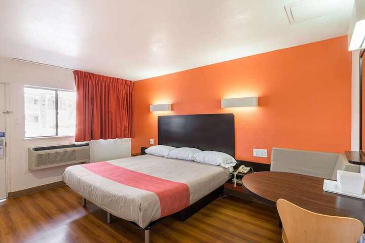 Room 26 of 29