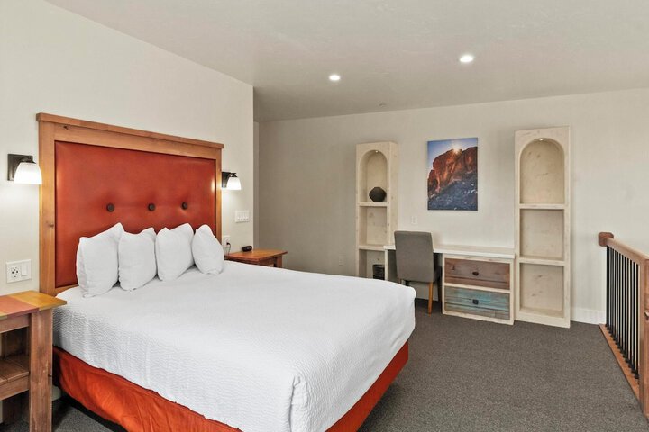 Bluff Dwellings Resort
