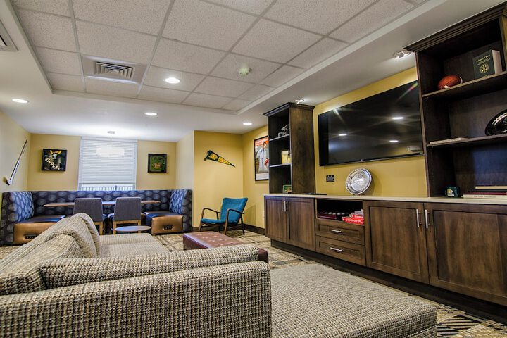 Staybridge Suites Marquette by IHG