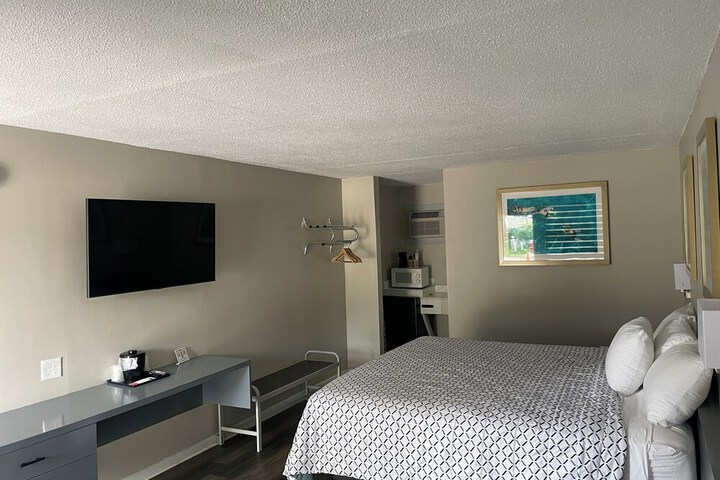 Room 28 of 44