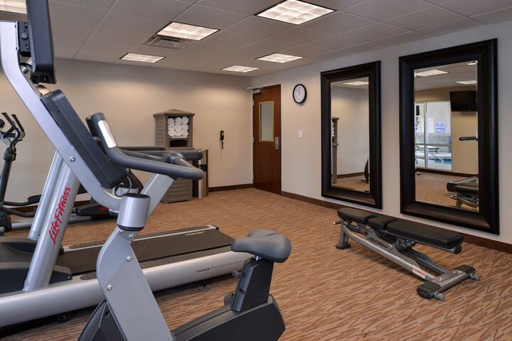 Holiday Inn Express & Suites Williams by IHG