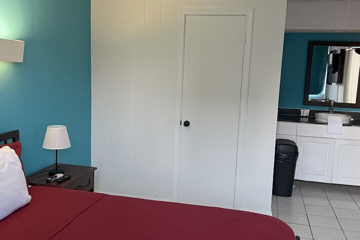 Room 22 of 38