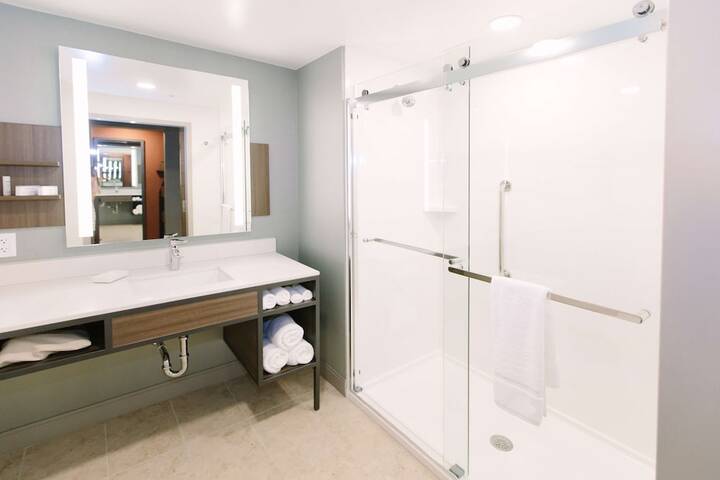 Room 21 of 47
