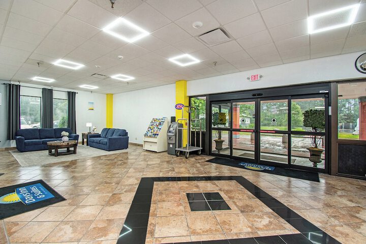 Days Inn & Suites by Wyndham Mt. Pleasant