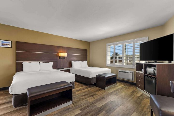 Room 16 of 30