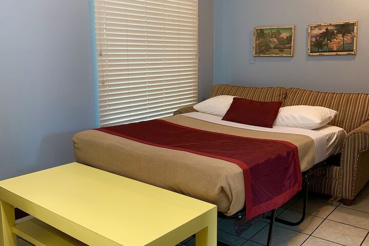 Room 72 of 79