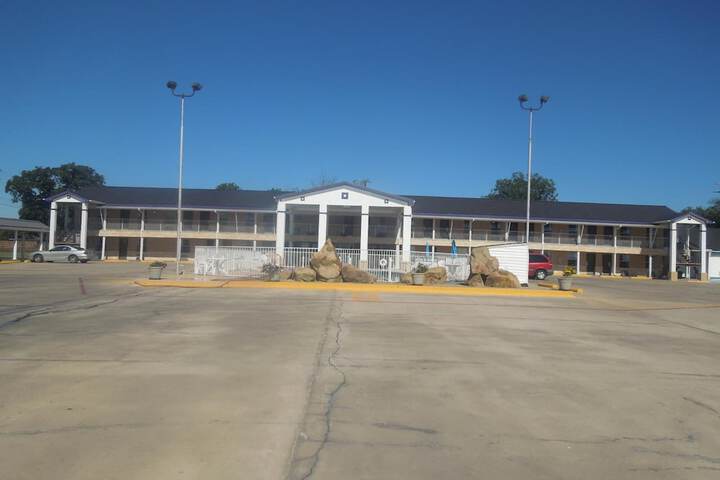 Relax Inn Mineral Wells