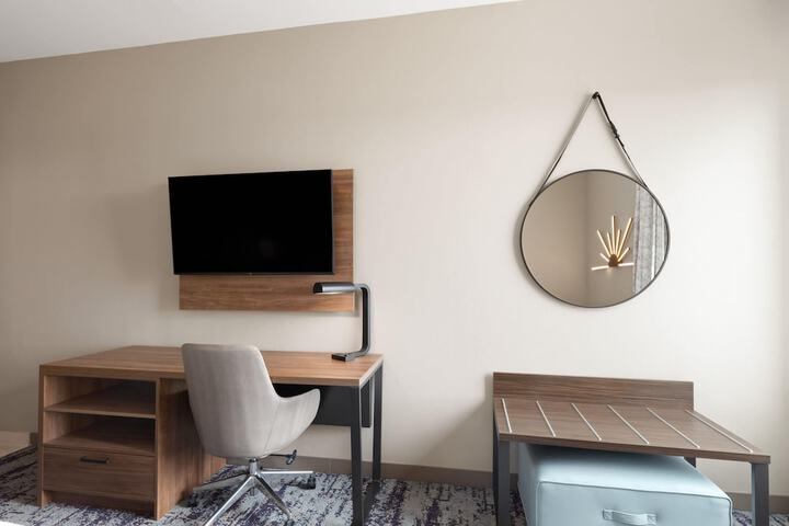 La Quinta Inn & Suites by Wyndham Athens I-65