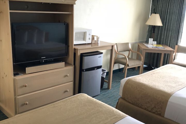 Room 11 of 24
