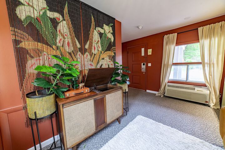 Room 16 of 43