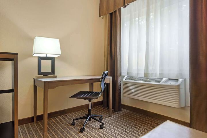 Room 30 of 76