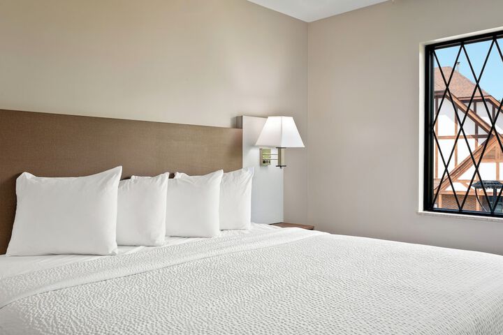 Room 30 of 53