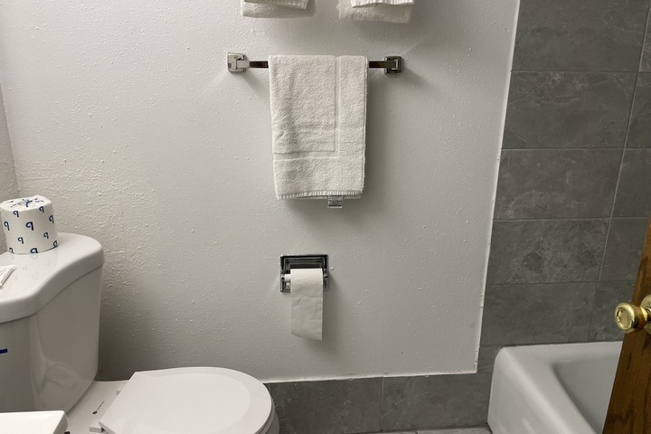 Room 11 of 24