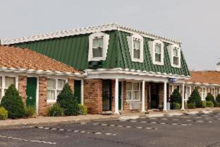 Travelodge by Wyndham New Philadelphia