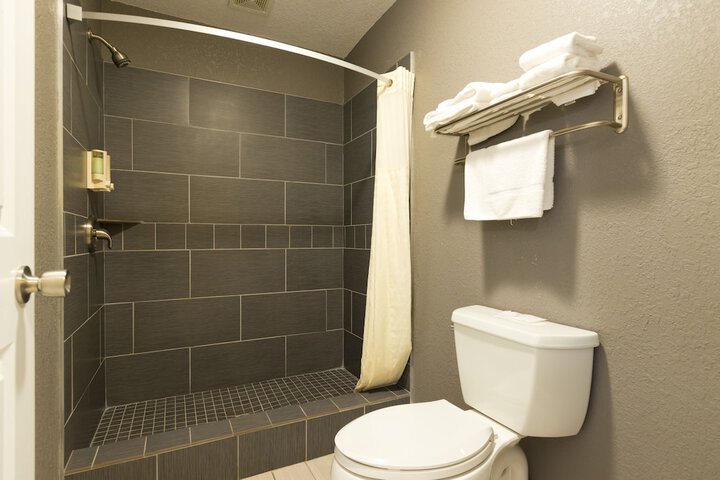 Room 8 of 30