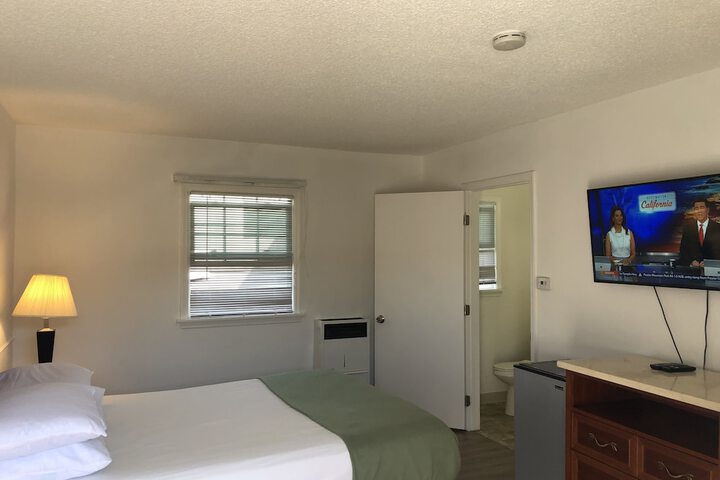 Room 3 of 12