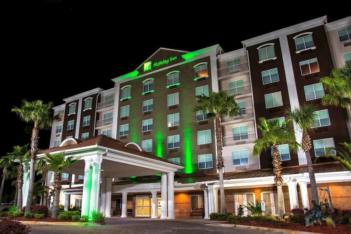 Holiday Inn & Suites Lake City by IHG