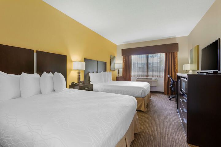 Best Western Plus The Four Corners Inn