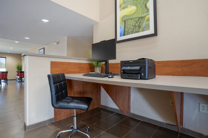 Business Center 20 of 20