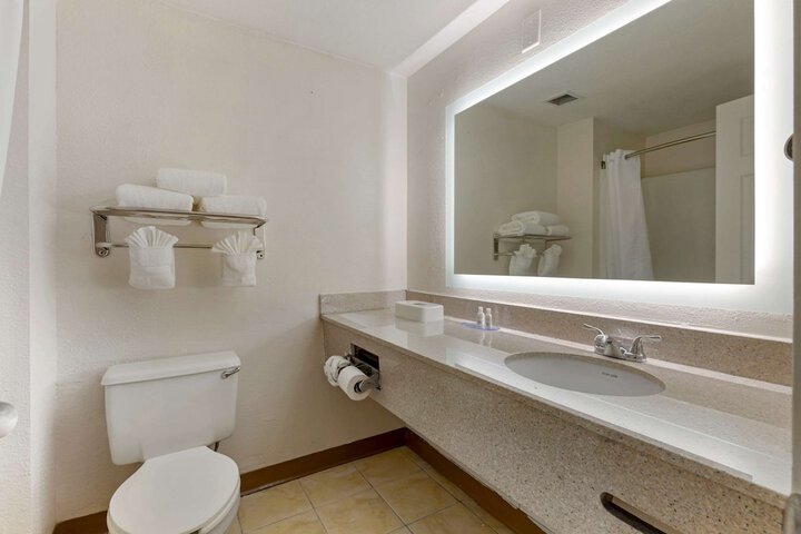 Room 18 of 21
