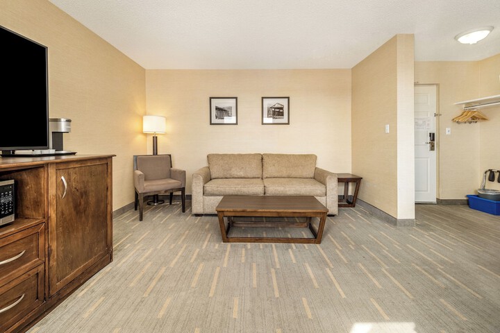 Room 119 of 200