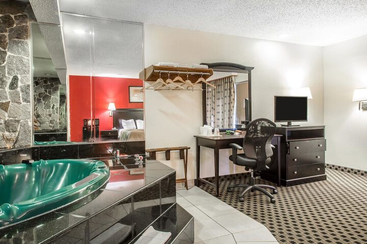 Econo Lodge West Haven