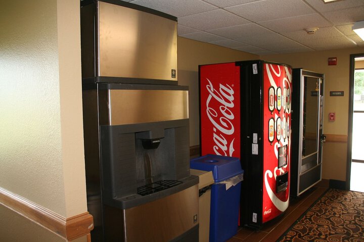 AmericInn by Wyndham Elkhorn Near Lake Geneva