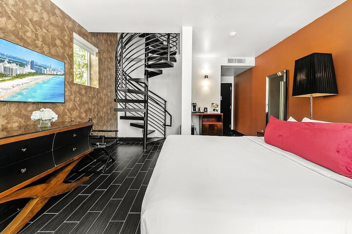 Room 44 of 98