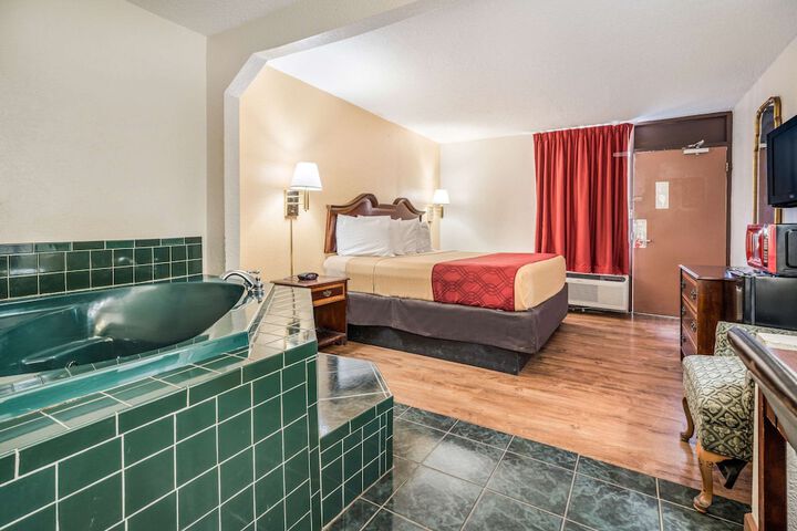 Room 15 of 25