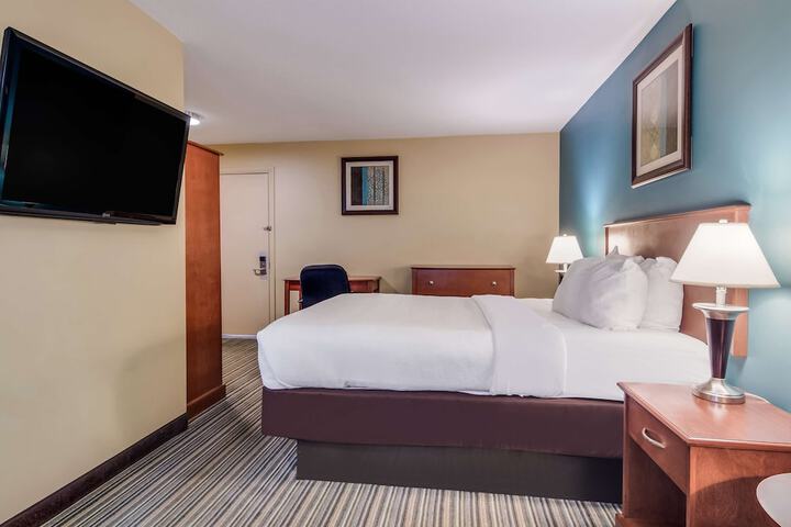 Room 32 of 41