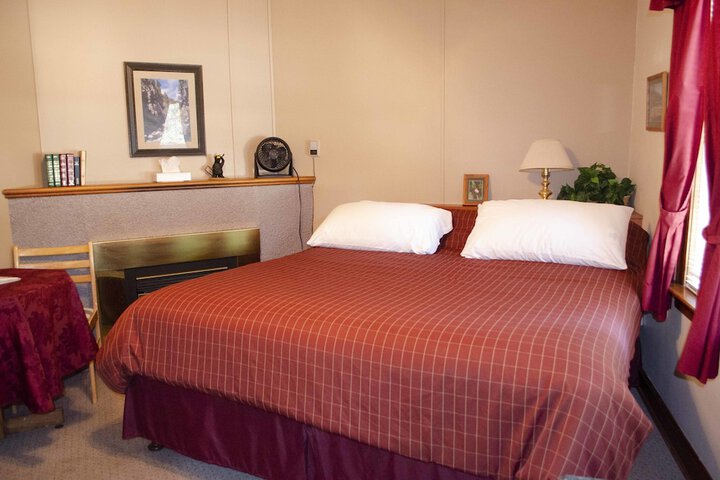 Crandell Mountain Lodge