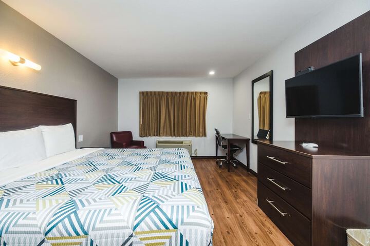 Room 21 of 27