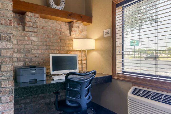Business Center 41 of 41