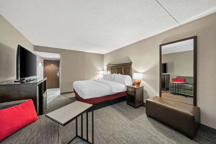 Hampton Inn by Hilton New Bedford / Fairhaven