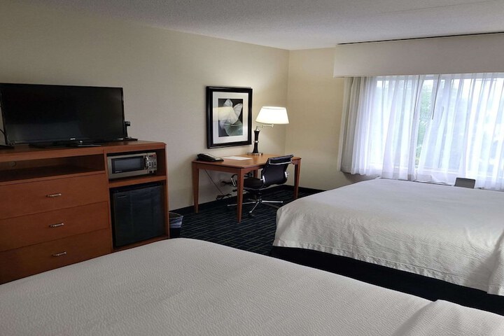 Room 5 of 17