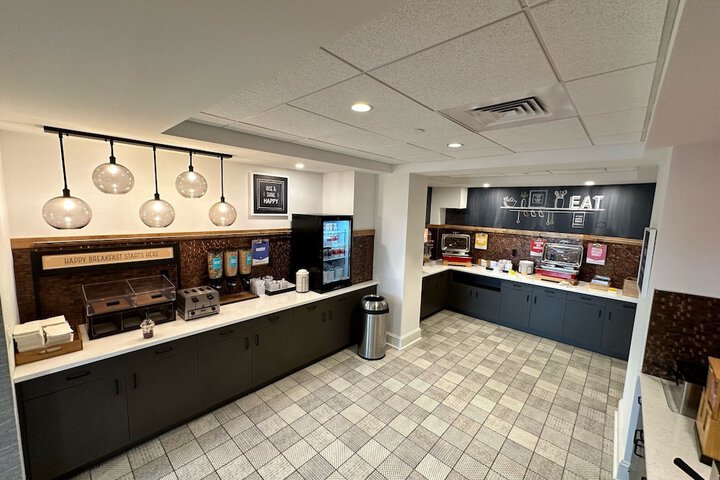 Hampton Inn & Suites Huntington Downtown