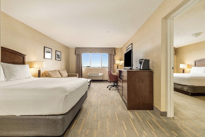 Room 114 of 200