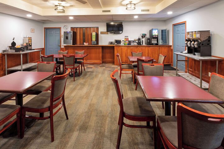 GrandStay Hotel & Suites Hastings