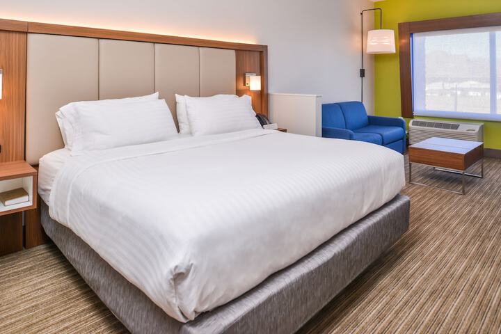 Holiday Inn Express & Suites Van Horn by IHG