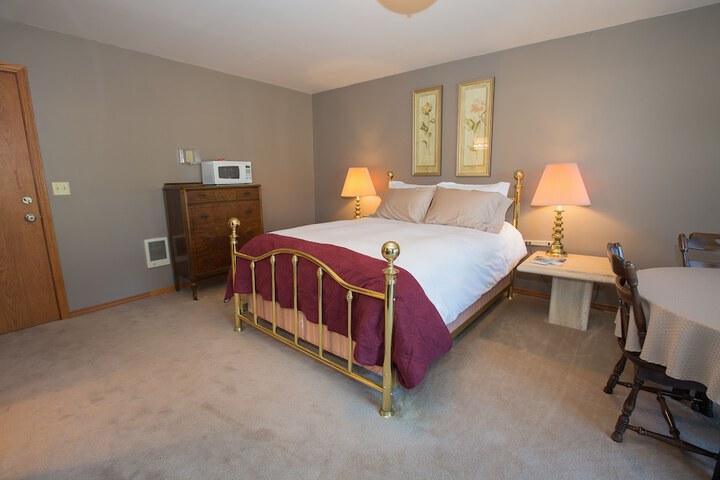 Room 13 of 38