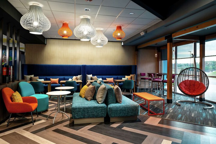 Tru by Hilton Staunton