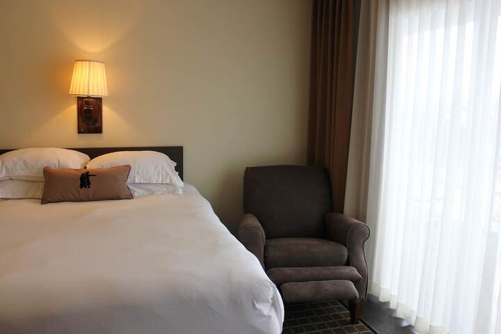 Room 45 of 77