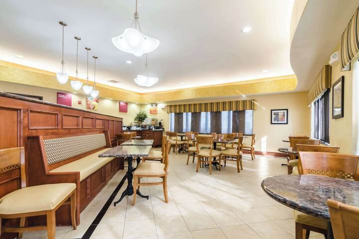 Comfort Suites Salina South