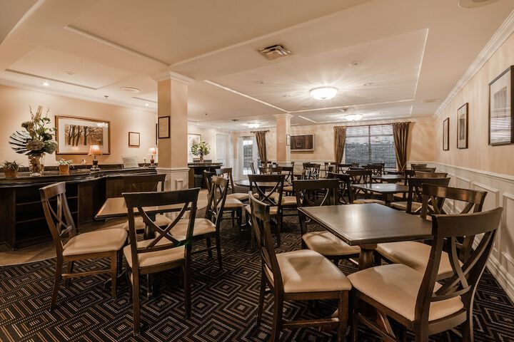 Le St-Martin Hotel & Suites Laval