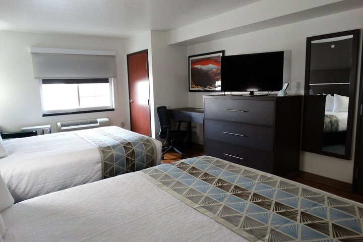 Room 16 of 40