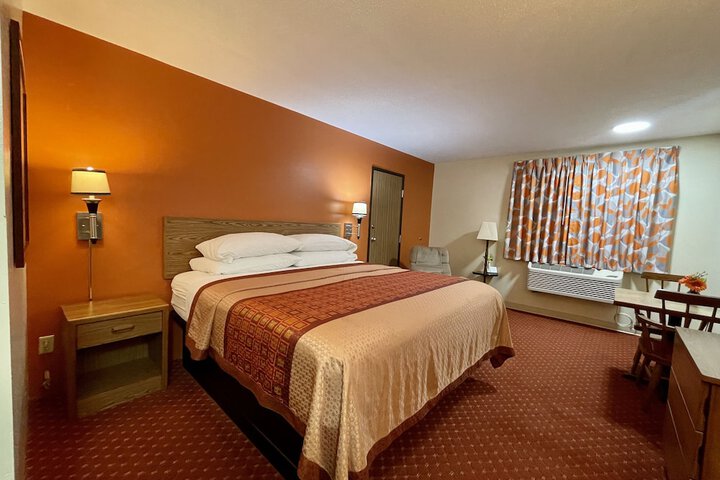 Room 13 of 19