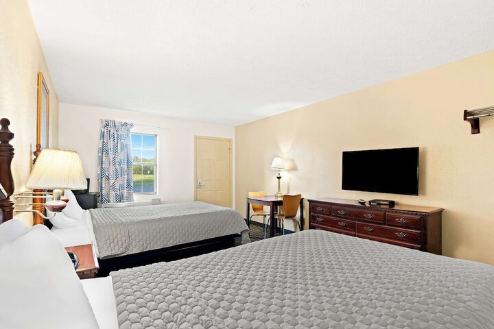 Americas Best Value Inn & Suites Mt. Pleasant