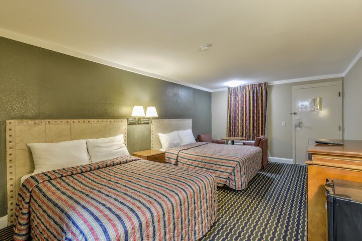 Room 12 of 17