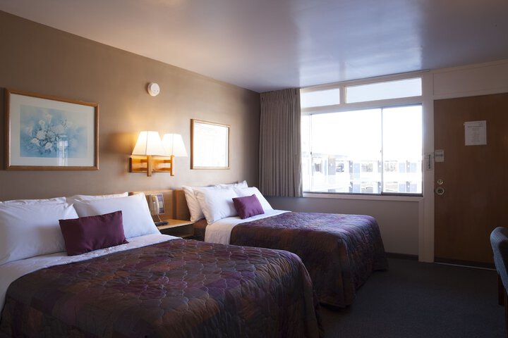 Room 25 of 33