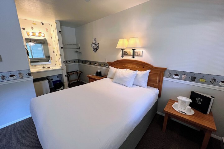 Room 53 of 67